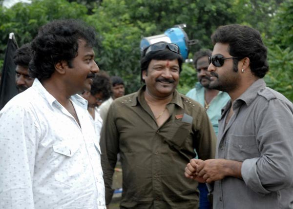 Adurs Movie Working Stills - Jr.N.T.R,Nayanthara, V V Vinayak - 9 / 9 photos